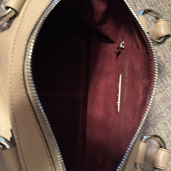 Authentic Marc Jacobs bag! Silver accents. Zipper closure. Never used! - Picture 5 of 7